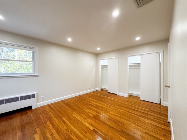 Building Photo - 92 Woodcliff Rd