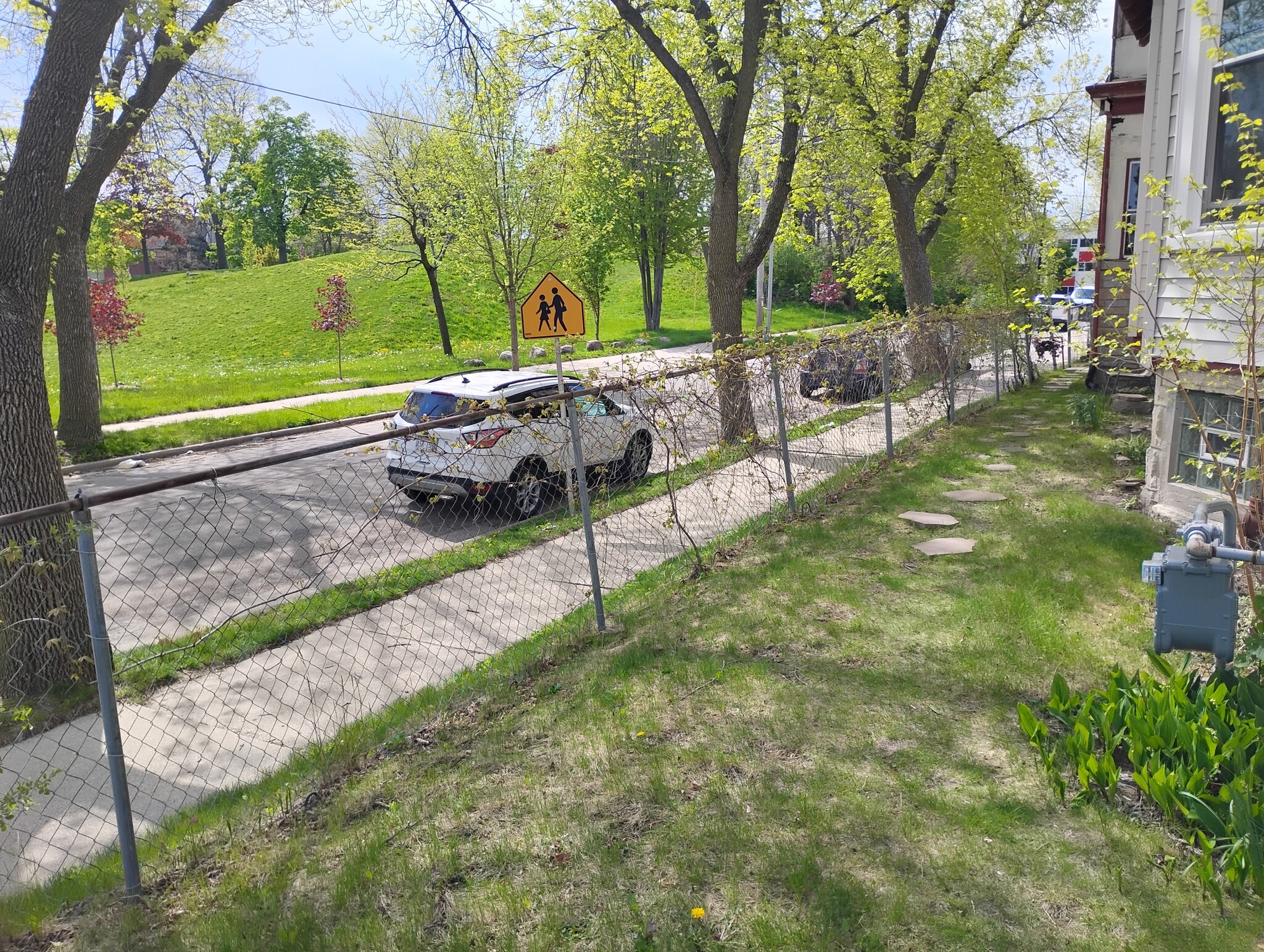 Side yard and park - 2301-2303 W McKinley Ave