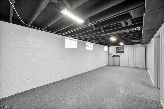 Building Photo - 3202 Parklane Dr