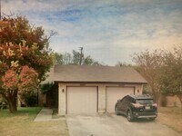 Building Photo - 2 bedroom 2 bath Duplex