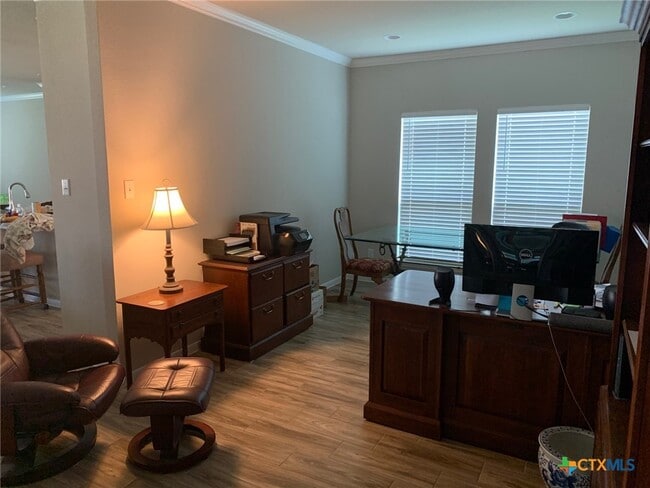 Building Photo - 515 Salt Lick Dr
