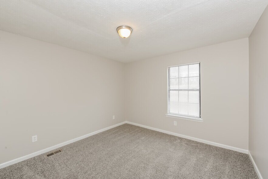 Building Photo - 2687 Del Ridge Dr