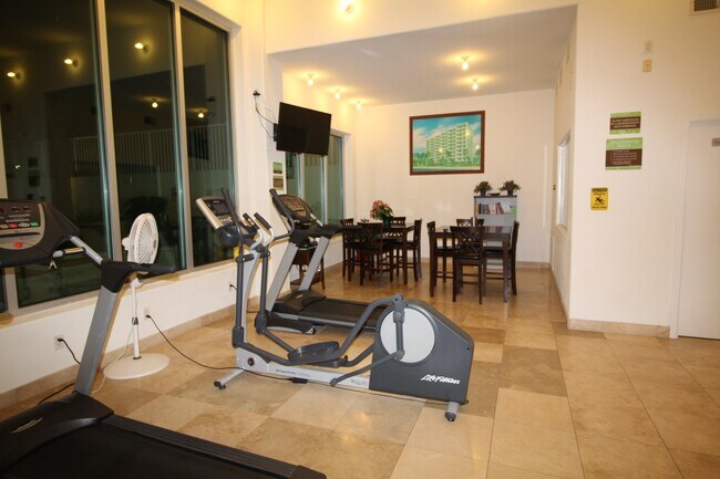 Building Photo - 9420 Seawall Blvd