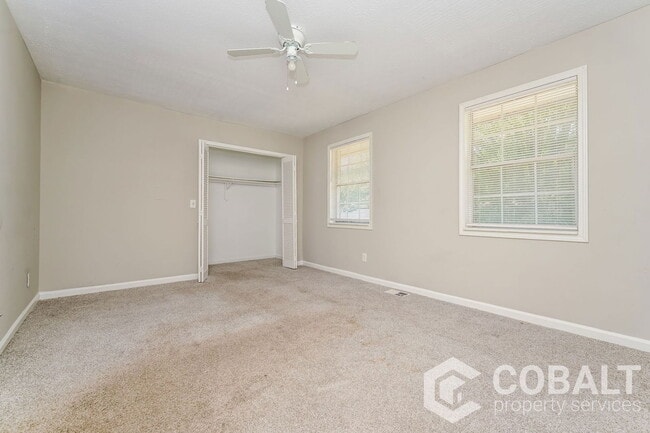 Building Photo - 416 Creekview Ct