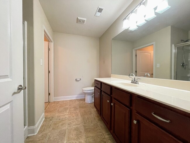 Building Photo - 57 NW Moore Farm Cir