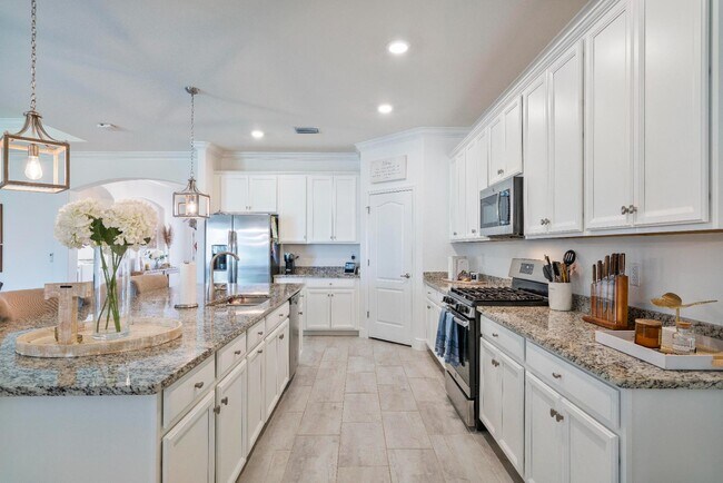 Building Photo - 17548 Canopy Ct