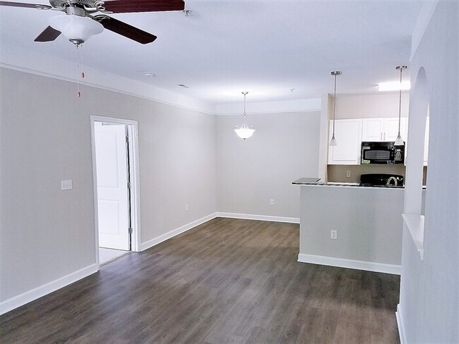 Building Photo - Legacy- 2 Bedroom, 2 Bathroom- 1075 sqft