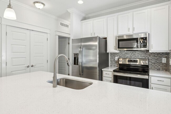 Building Photo - Amelia Island Cottage - Excellent condition
