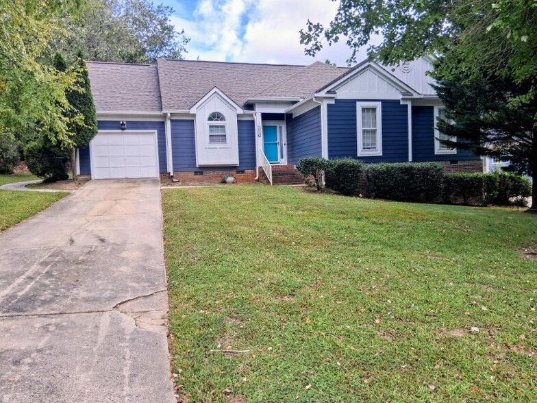 Primary Photo - 3930 Saxonbury Way