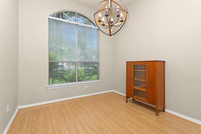 Building Photo - 7215 Wedgewood Dr
