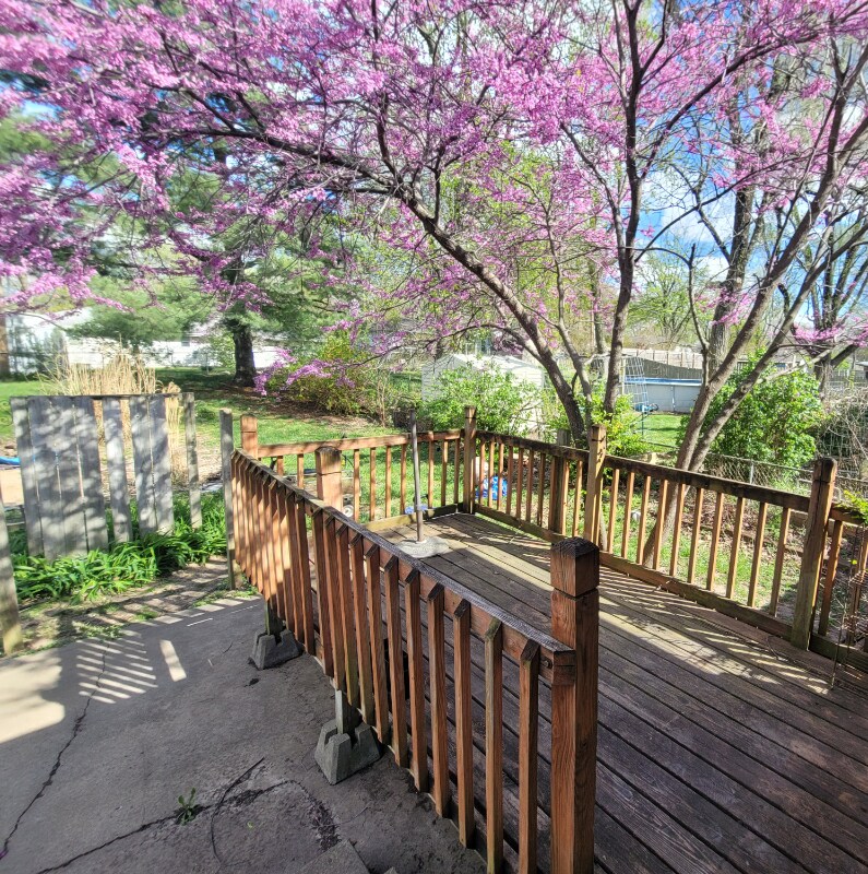 Building Photo - 1633 N Rogers St