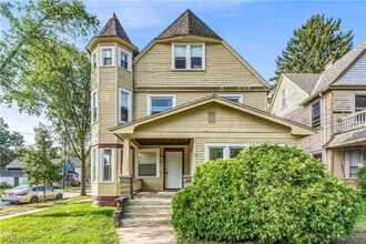 Building Photo - 3624 Archwood Ave