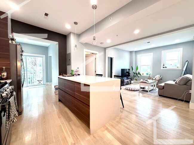Building Photo - 9/1 No Fee! Newly renovated 3BR/2BA in the heart of Washington Sq!