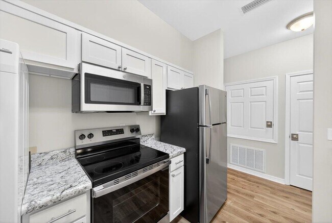 Building Photo - 1940 Bluewater Blvd