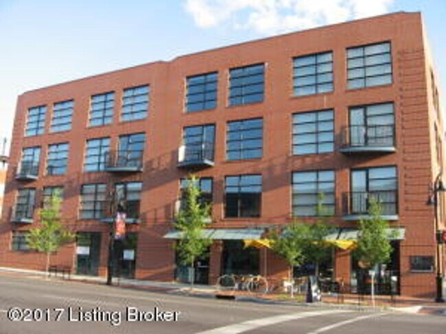 Building Photo - 400 E Main St
