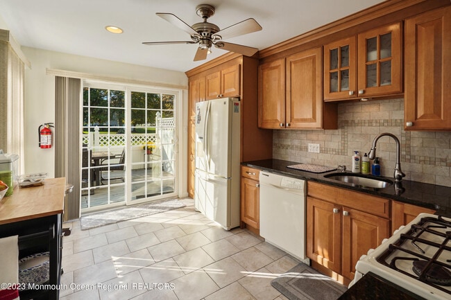 Building Photo - 192 Tarpon Dr