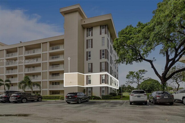 Building Photo - 2651 S Course Dr