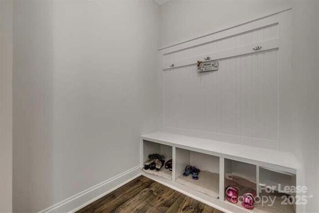 Building Photo - 6299 Artigas Dr