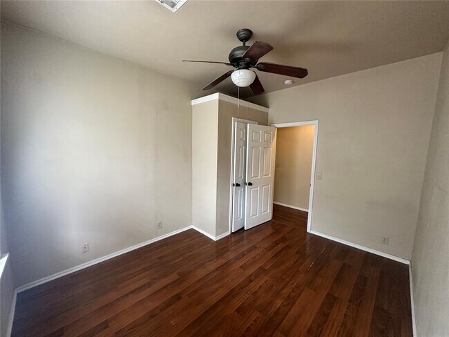 Building Photo - 750 Jenkins Ave