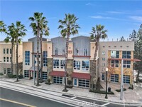 Building Photo - 906 E Santa Ana Blvd