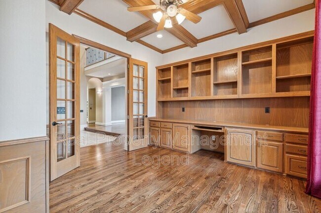 Building Photo - 5004 Seville Ln