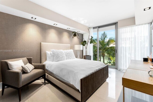 Building Photo - 1 Collins Ave