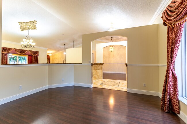 Building Photo - 2853 SE Melaleuca Blvd
