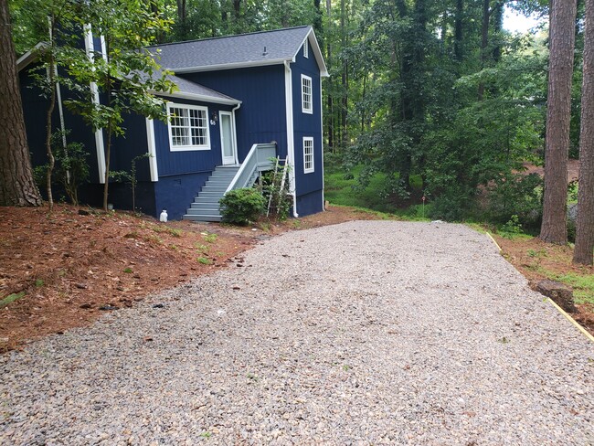 Building Photo - 68 Willow Way
