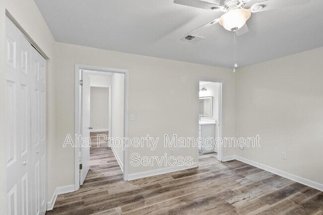 Building Photo - 11357 Bedford Oaks Dr