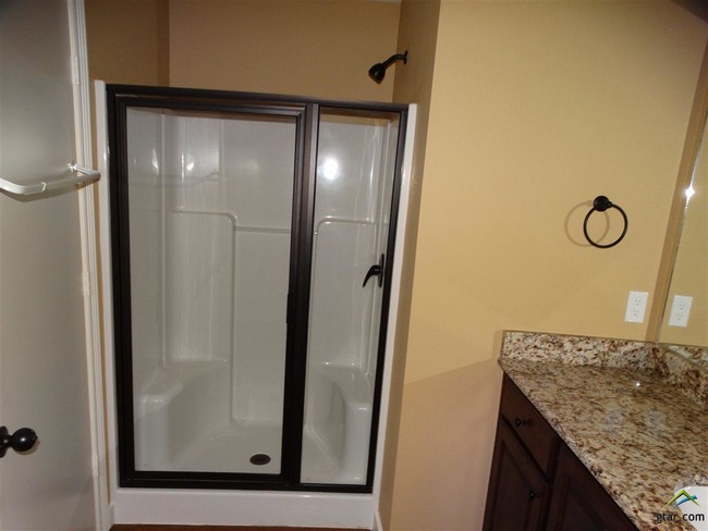 Building Photo - 5056 Shiloh Village Dr