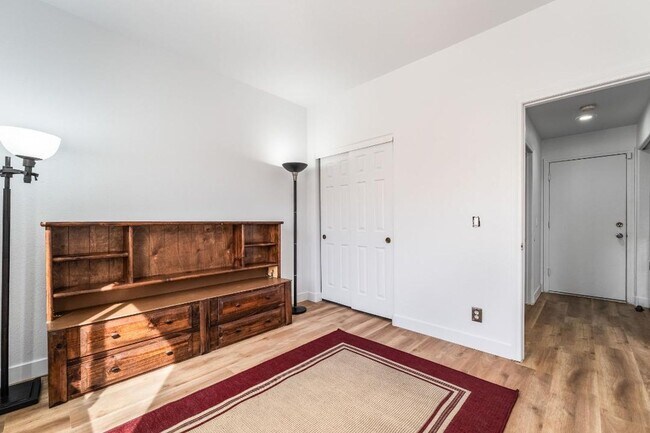 Building Photo - Silverado Ranch: Bright, Open Concept 3/2/2 Home with Downstairs Bedroom & Full Bath, Community Pool