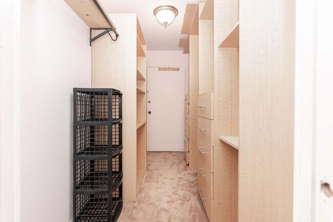 Building Photo - 18031 Biscayne Blvd