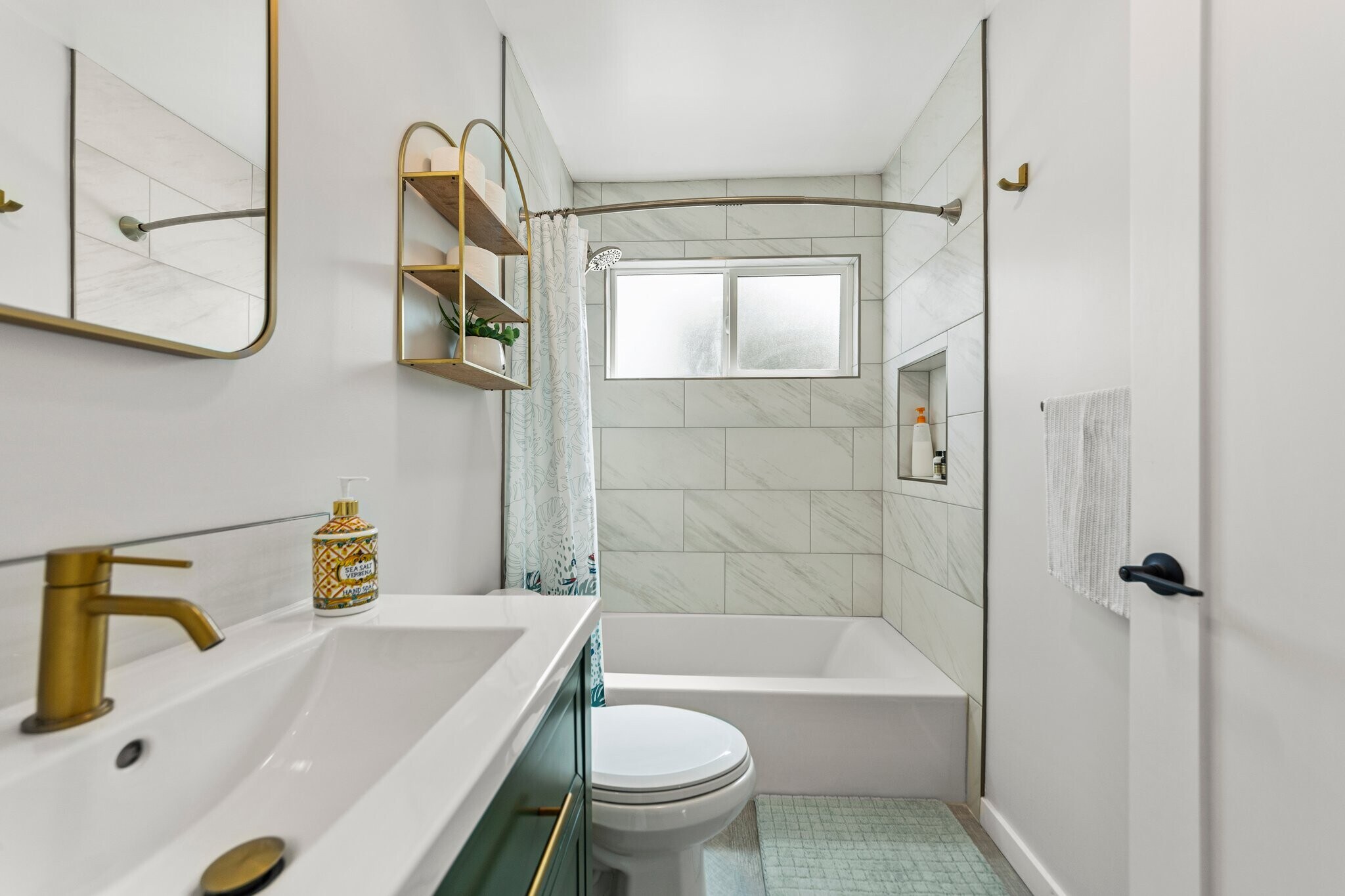 Building Photo - 3021 W 83rd St