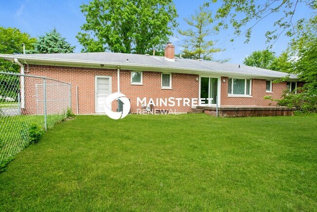 Building Photo - 3 Bedroom Pet-Friendly Home in Indianapolis, IN with Main Street Renewal