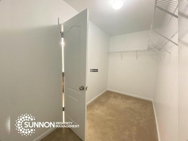 Building Photo - Charming 4 Bed, 3 Bath Home Corner Lot in Indian Trail!