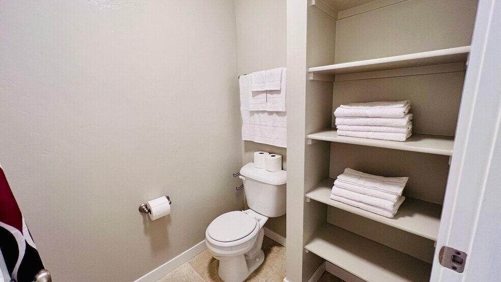 Building Photo - 1123 Drexel Hill Ave