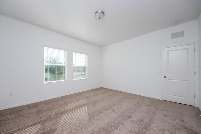 Building Photo - 142 Hidden Lk Lp