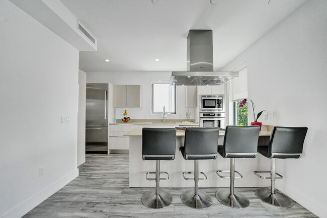 kitchen island - 340 Balboa St