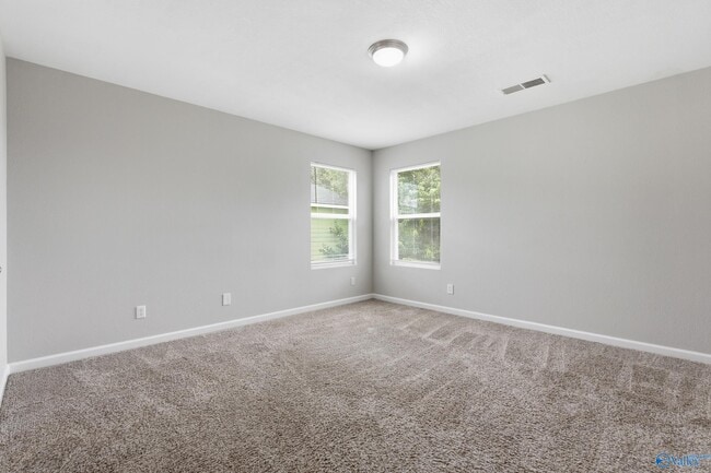 Building Photo - 3262 Lakeland Dr SW