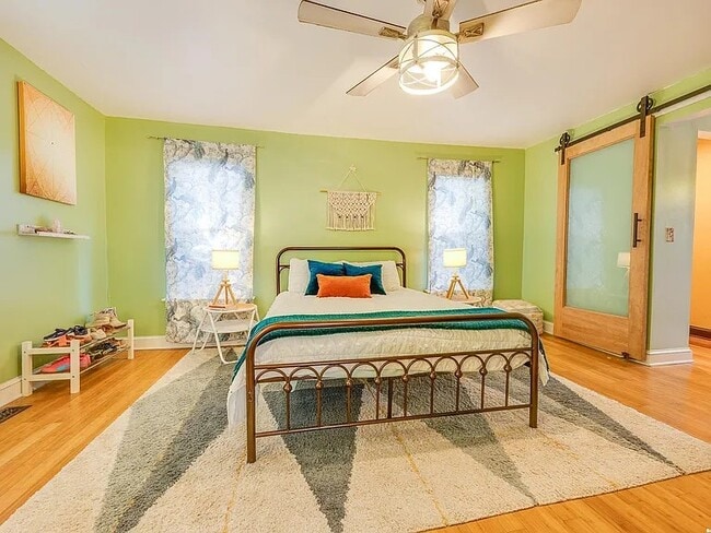 Building Photo - 1512 College St