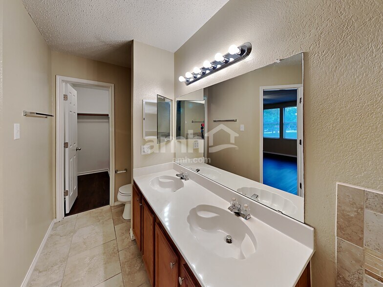 Building Photo - 3124 Prairie Aster Dr