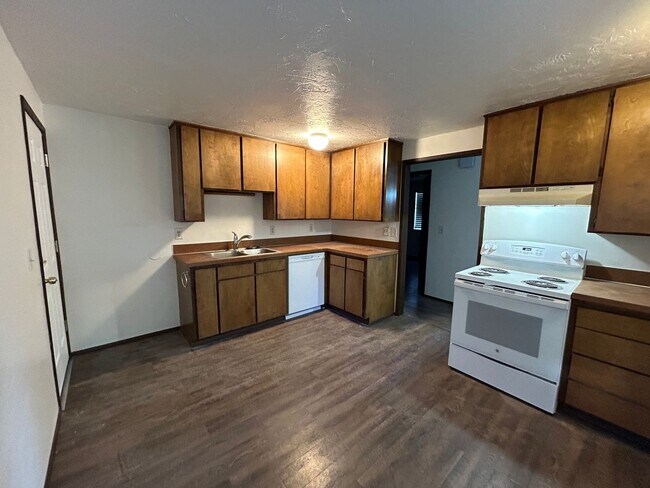 Building Photo - $750 off 1st Month's Rent!!! Charming 3bd/2ba Home!