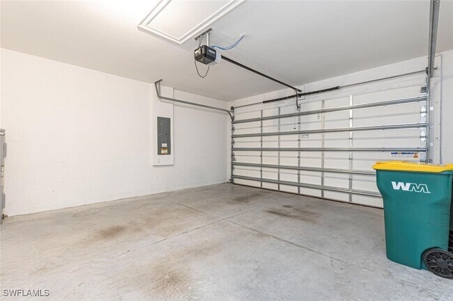 Building Photo - 1050 Enbrook Lp