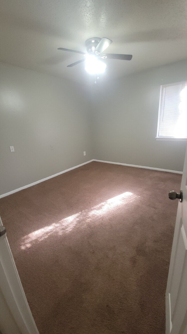 Building Photo - 1 month free, Call for details!!! "Cozy 2-Bedroom Retreat with Full Bath in Prime Huntsville Loca...