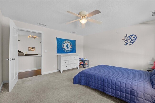 Building Photo - 3824 Gaines Dr