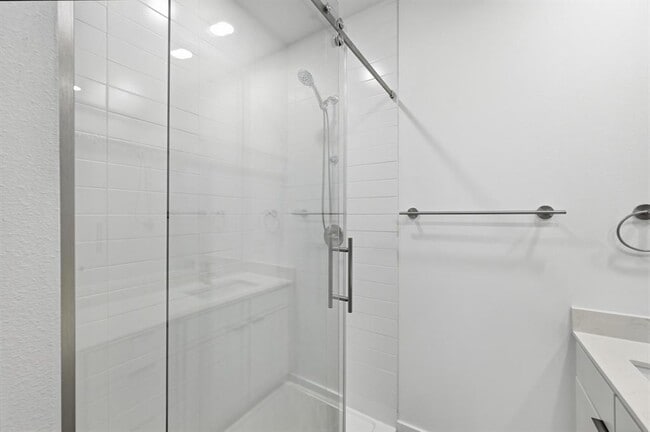 Building Photo - 5924 S Congress Ave