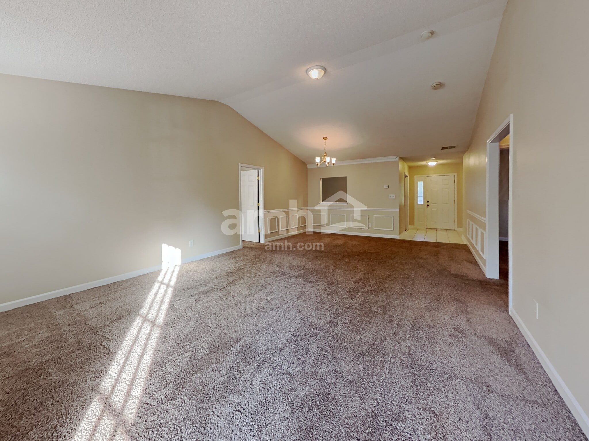 Building Photo - 2208 Thorn Crest Dr