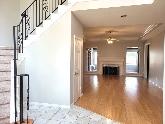 Building Photo - 2214 Old S Dr