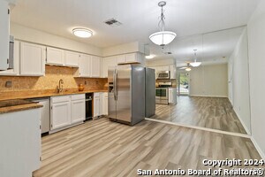Building Photo - 4119 Castlewood