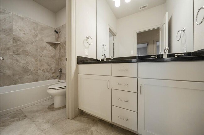 Building Photo - 2745 Troutt Dr